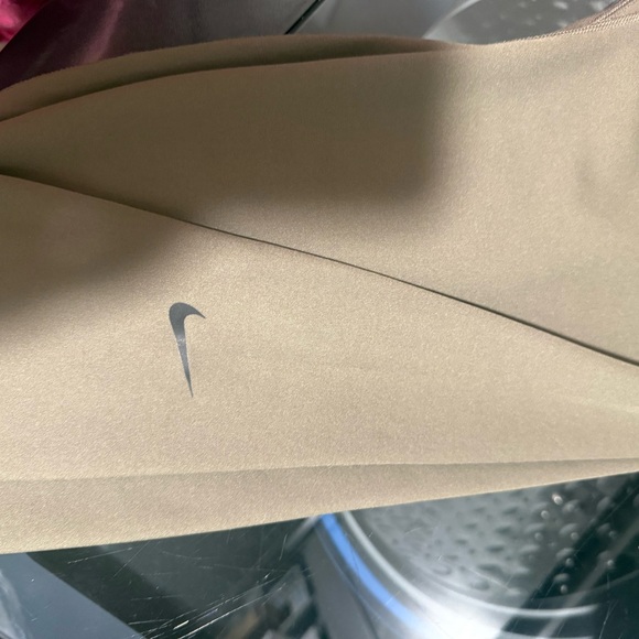 Nike High-Waist Olive Leggings - Picture 3 of 4